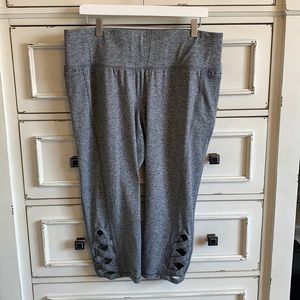 Livi Active Capri Leggings